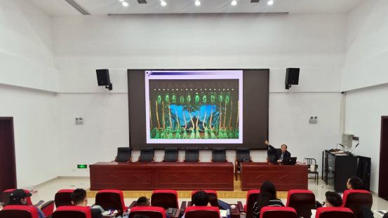 国家一级舞美设计师唐国文为国家艺术基金项目学员授课