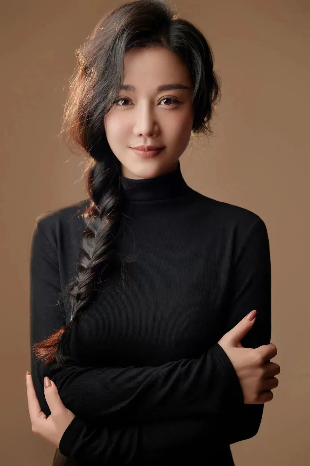 湖艺骄傲 | 热烈祝贺优秀校友张璇、黄涓涓获评“白玉兰”戏剧表演艺术奖