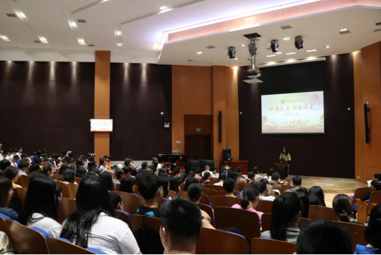 学院举办“仁慈友善 感恩尚善”主题演讲比赛