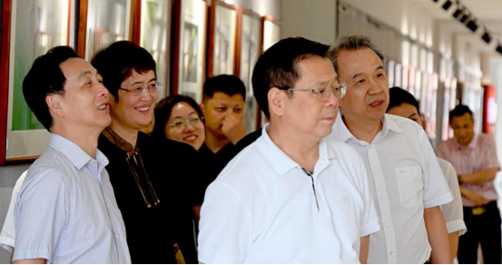 湖艺学子载歌载舞 校企合作共享共赢