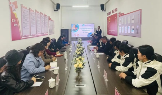 校领导带队赴长沙县幼儿园开展“访企拓岗”专项活动