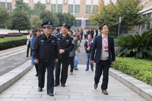 学院党委学习中心组（扩大）赴省星城监狱进行廉政警示教育