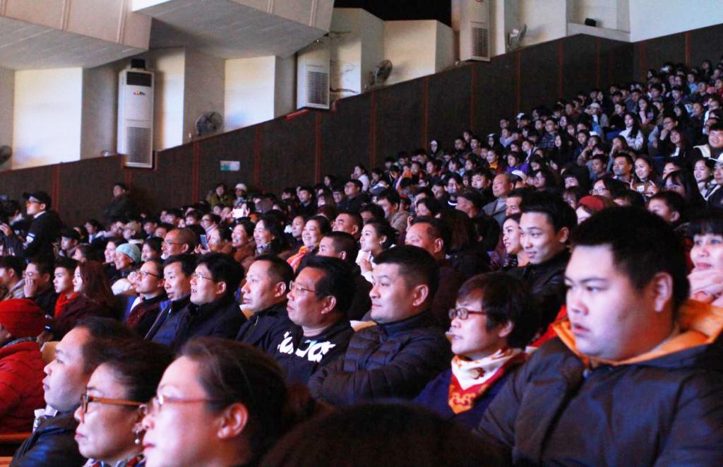 影视系2018届毕业话剧《枣树》温情上演