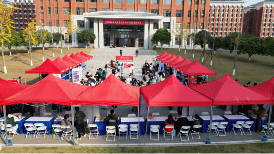 学校2024届表演艺术类毕业生专场招聘会顺利举行