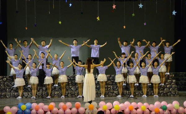 唱响革命歌曲 践行群众路线