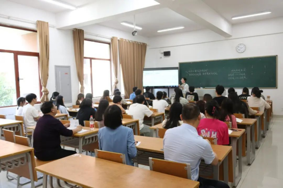 湖南省高校思想政治理论课教学指导委员会专家到威廉官网听课指导