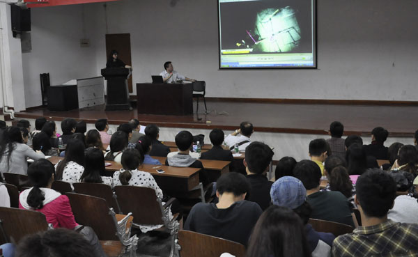 意大利佛罗伦萨美术学院公益性学术交流会在我院举行