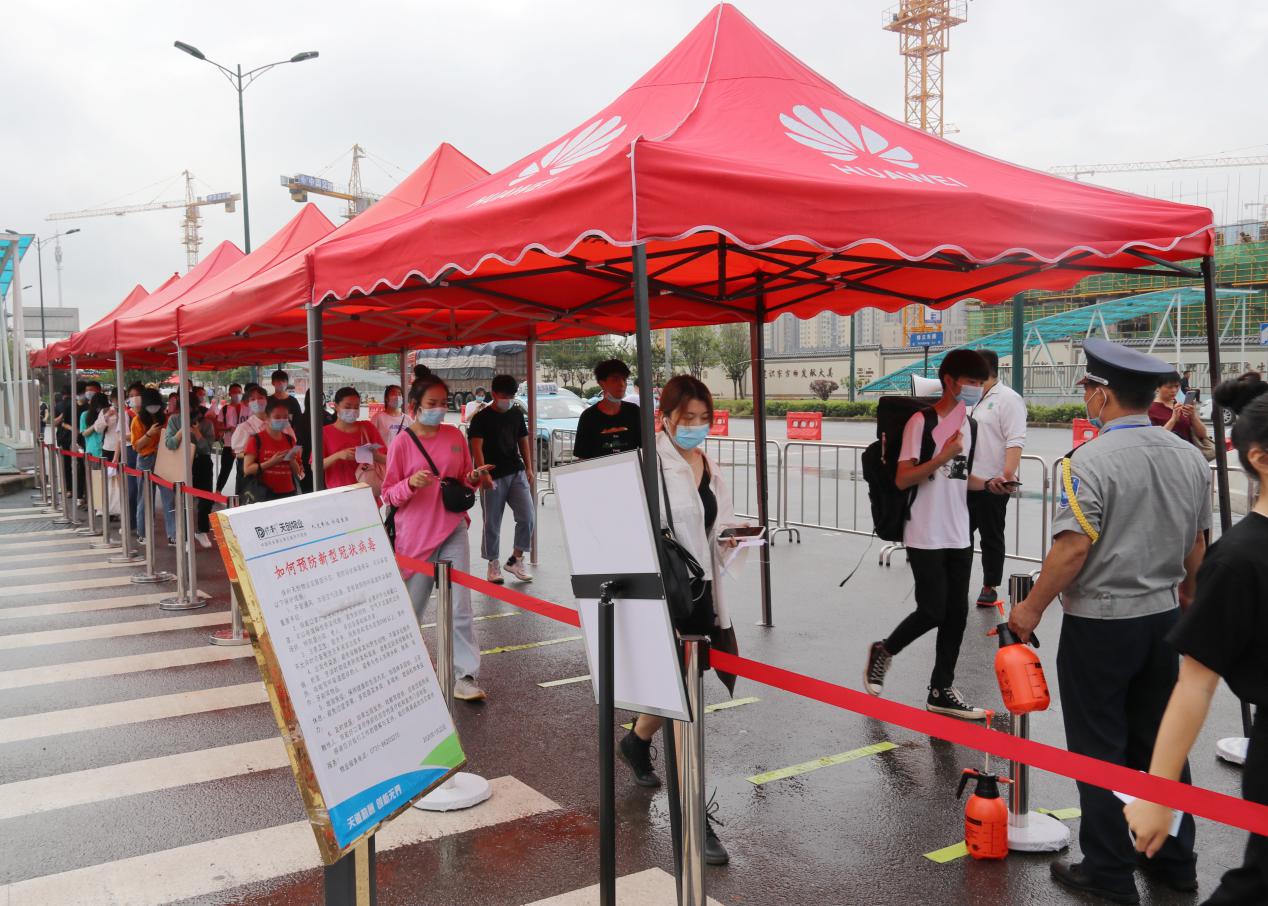 周密部署抓落实 防疫单招两不误——威廉官网中国官方网站2020年单招进行时