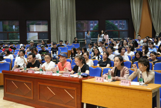 影视系举行第五届“星光杯”辩论赛决赛