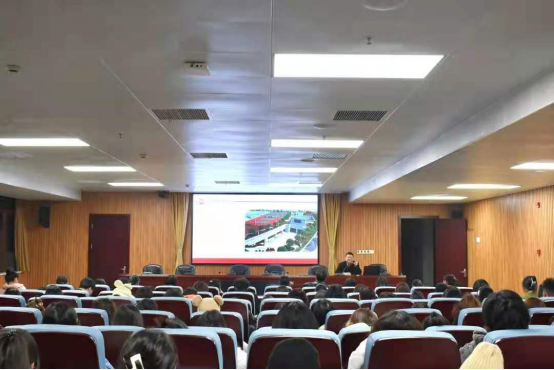 院领导与美术系、文旅系学子畅谈成长成才