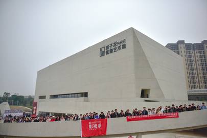 影视系师生走出校门学习