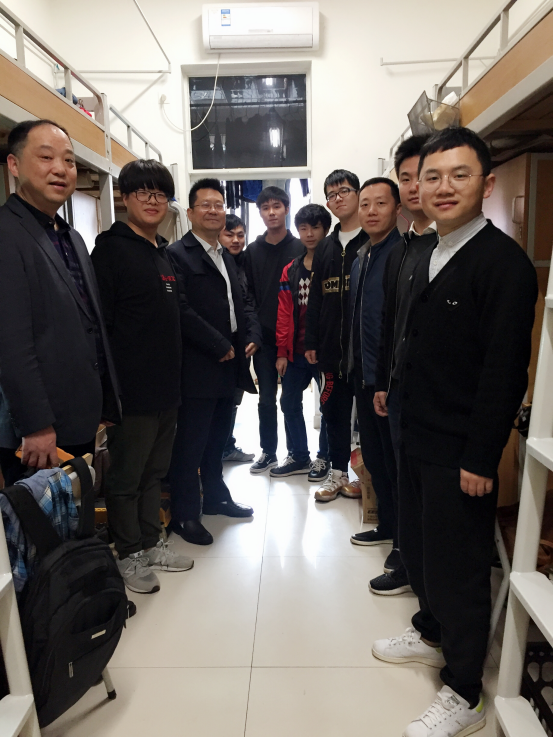 社文系党支部开展主题党日活动