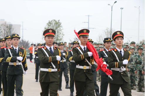 学院举行2018年秋季学期第一次升旗仪式