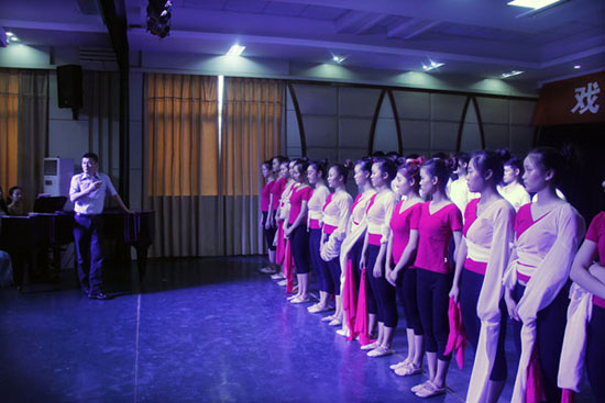 戏剧系举行音乐剧表演专业古典舞基训教学汇报