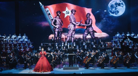 湖艺交响乐团激情奏响献礼华章