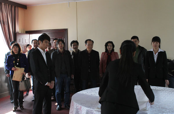 我院高等职业学校提升专业服务产业发展能力项目接受省级验收