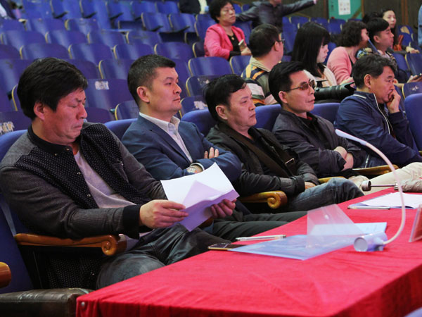 学院进行中青年教师业务技能器乐类专场考核