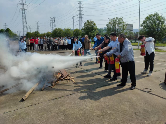 学院开展消防安全、防恐防暴专题活动