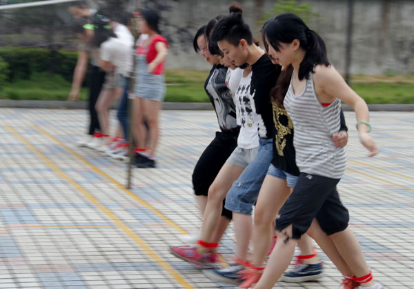 学院北院成功举办趣味运动会