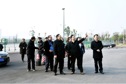 全国人大常委、农工党中央专职副主席龚建明一行来我院检查指导工作