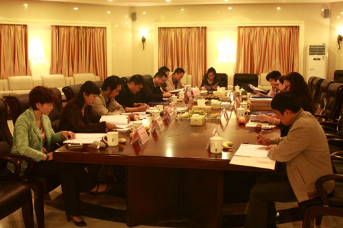 院长鲁雁飞教授的省职教改研究重点资助项目通过验收评审