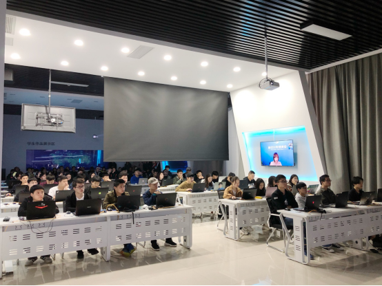 推进产教融合深化校企合作——威廉官网中国官方网站2019年职业教育宣传活动周拉开序幕