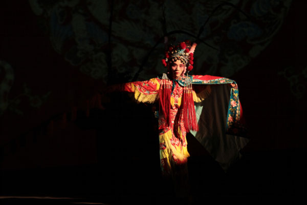 影视系2016届毕业生艺术实践成果展演——话剧《风雪夜归人》精彩呈献