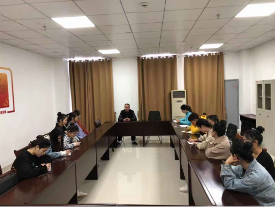 舞蹈系党支部开展入党积极分子培训