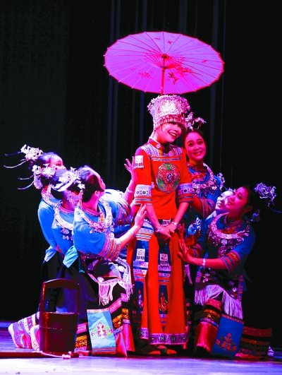 光明日报—原创舞剧《水印五溪》上演