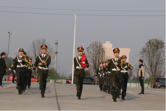 学院举行2018年春季学期首次升旗仪式