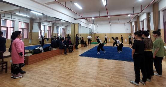 院领导带队检查雅艺楼课堂教学及安全管理情况