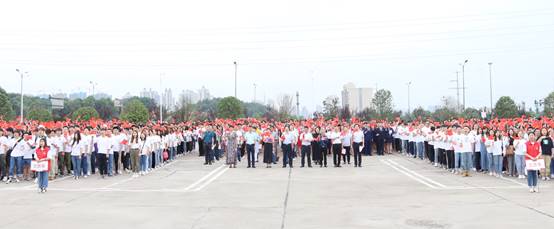 我院师生为祖国歌唱、向青春献礼