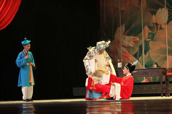 高雅艺术进校园——安徽再芬黄梅艺术剧院走进我院