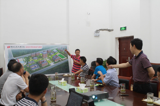 院党委书记王章华、院长张勇一行到新校区调研​