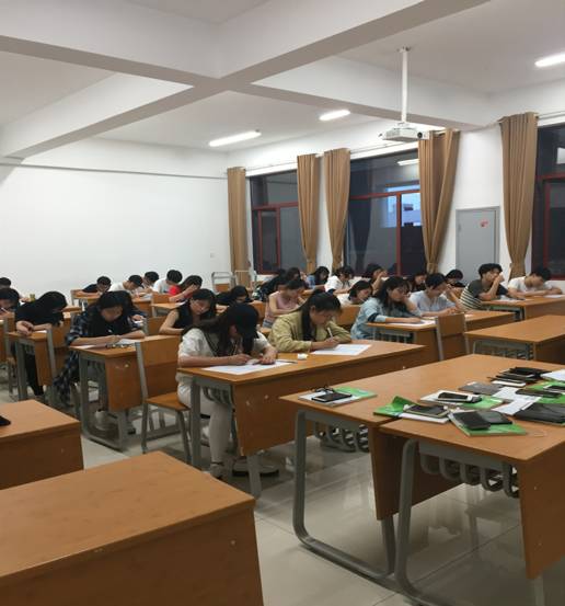 学院举行“诚信考试”